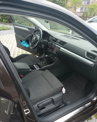 Skoda Superb cena 75000 przebieg: 131000, rok produkcji 2017 z Częstochowa małe 137